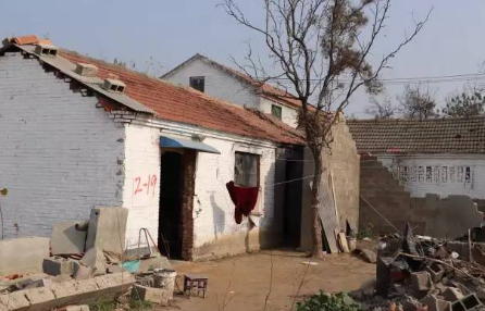 【云南】取得建设规划许可证6月底建好的房屋，7月初就被当违建强拆了，怎么回事？