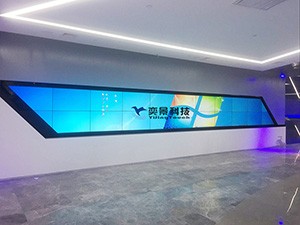 不规则拼接触摸互动墙