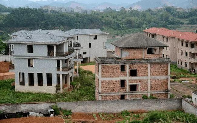 最新！多地退出农村宅基地予以奖励，这释放了哪些信号？