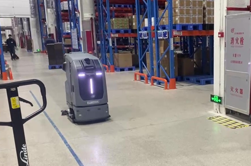 智慧清洁机器人：提升大面积场所清洁效率的关键工具