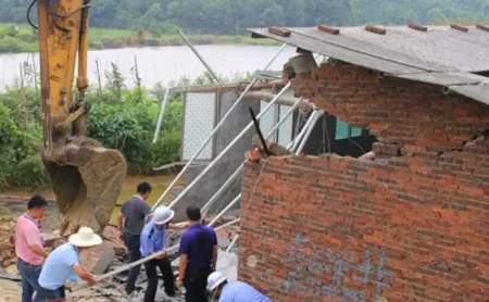 浙江绍兴：街道办组织百人深夜强拆，法院判决书揭露违法细节！